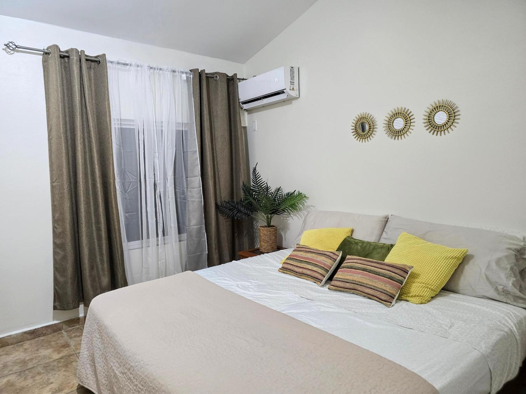 Rooi Santo Residence Palm Beach Екстер'єр фото